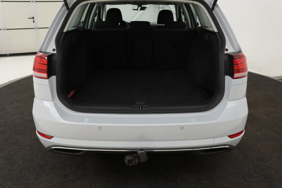 Volkswagen Golf 1.0 TSI Comfortline | Trekhaak | Stoelverwarming | Massage | Climate control | PDC | Cruise control