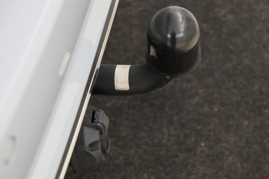 Volkswagen Golf 1.0 TSI Comfortline | Trekhaak | Stoelverwarming | Massage | Climate control | PDC | Cruise control