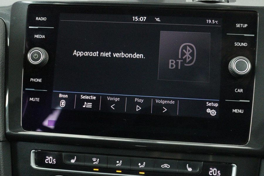 Volkswagen Golf 1.0 TSI Comfortline | Trekhaak | Stoelverwarming | Massage | Climate control | PDC | Cruise control