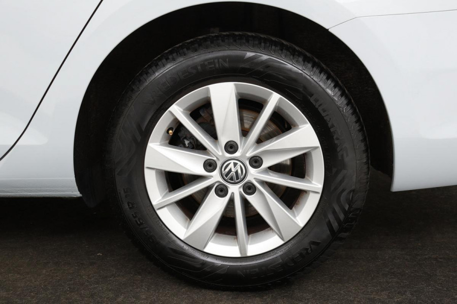 Volkswagen Golf 1.0 TSI Comfortline | Trekhaak | Stoelverwarming | Massage | Climate control | PDC | Cruise control
