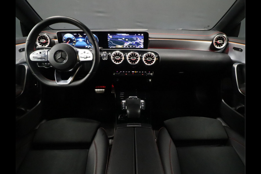 Mercedes-Benz CLA-Klasse 200 Business Solution AMG [SCHUIFDAK, ALCANTARA, CAMERA, KEYLESS, STOELVERW., PREMIUM SOUND, NIEUWSTAAT]