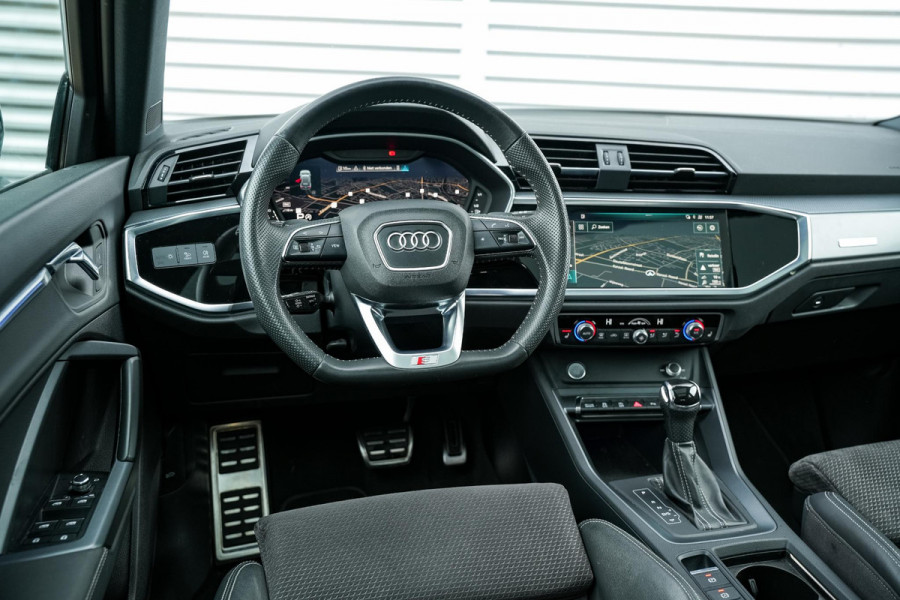 Audi Q3 40 TFSI quattro edition one Panodak Leer 360 Camera Virtual Dash Keyless Stoelverwarming