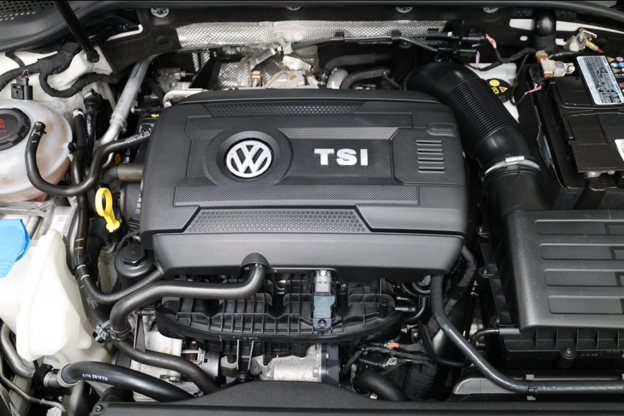 Volkswagen Golf 2.0 TSI GTI Performance 245+PK LED/VIRTUAL/PANO/S.VERWARMING/19" LMV/PDC/ACC/ECC/12 MDN GARANTIE!