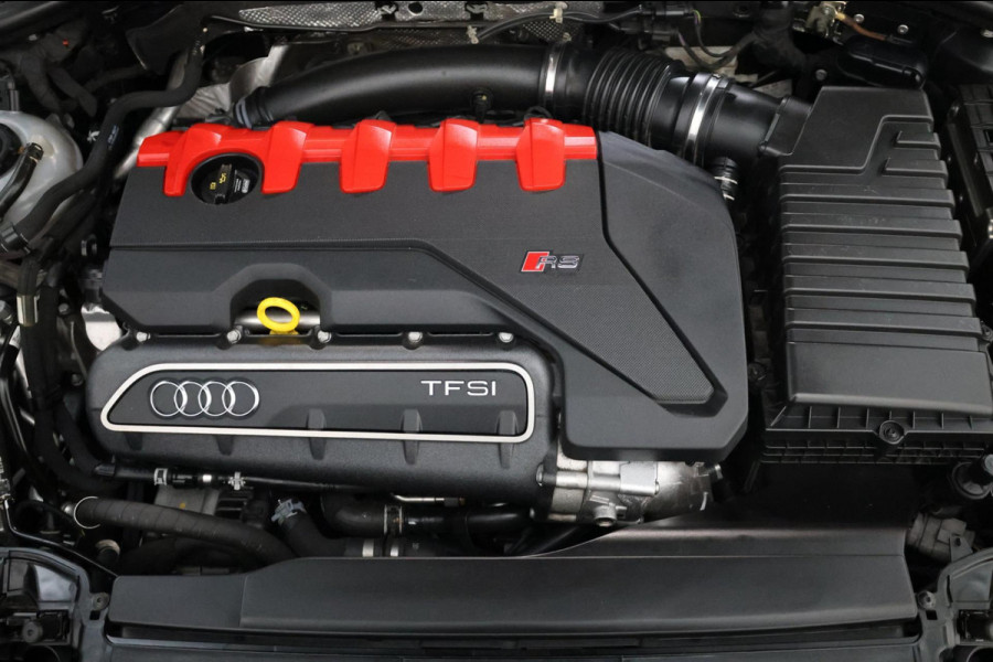 Audi RS3 Sportback 2.5 TFSI quattro MILLTEK/LED/VIRTUAL/SFEER/PANORAMADAK/LEDER+S.VERWARMING/LMV/CAM/ACC/ECC/12 MND GARANTIE!