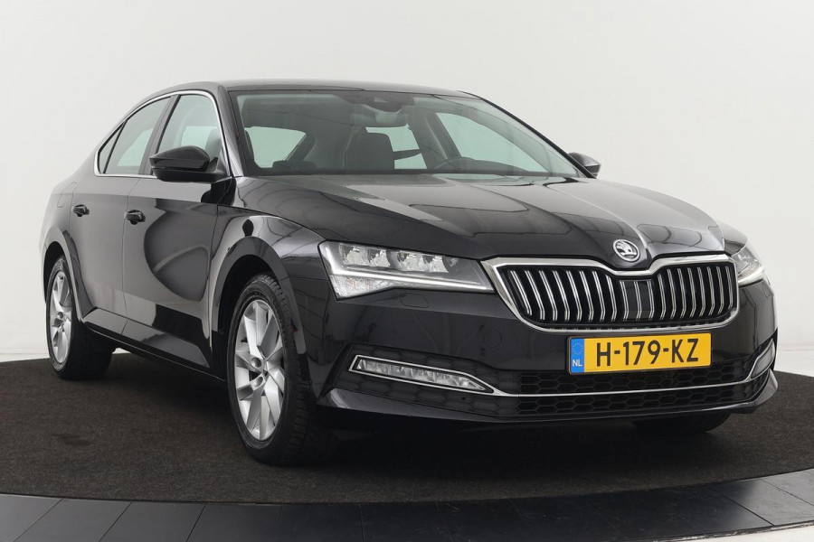 Škoda Superb 1.5 TSI Business Edition | Trekhaak | Stoelverwarming | Carplay | Camera | Full LED | Keyless | Navigatie | Memory