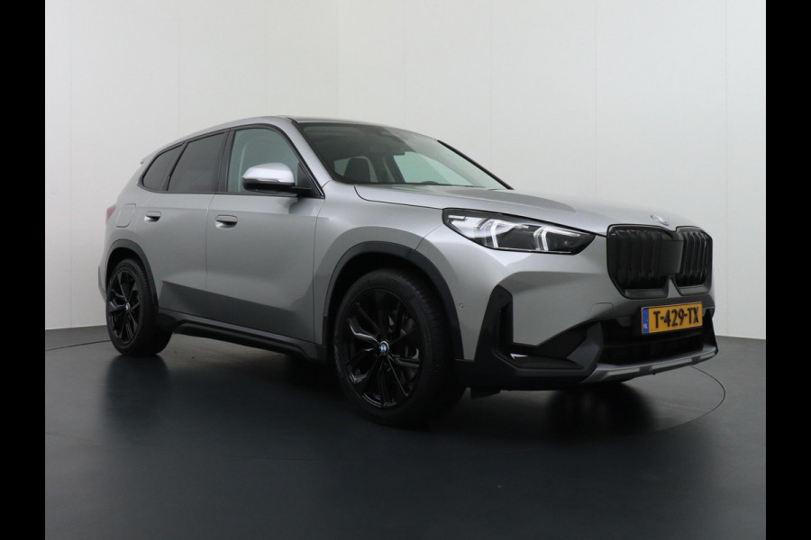 BMW iX1 xDrive30 Launch Edition 67 kWh ORIG. NL. NAP KM. | LEDER | PANO | ELEK. STOEL