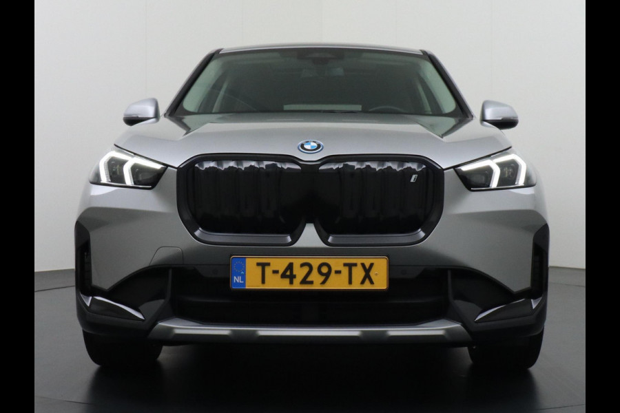 BMW iX1 xDrive30 Launch Edition 67 kWh ORIG. NL. NAP KM. | LEDER | PANO | ELEK. STOEL