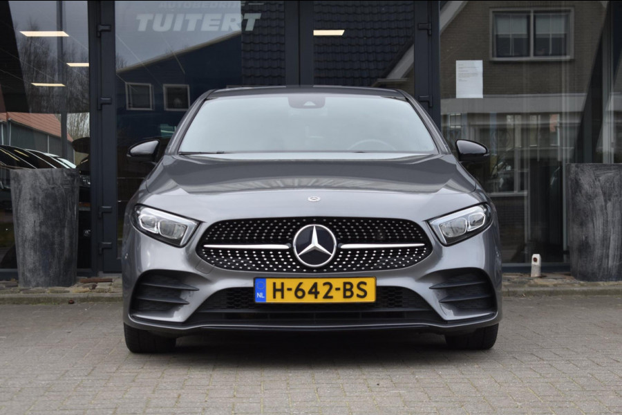 Mercedes-Benz A-Klasse 180 AMG | NIGHT PAKKET | CAMERA | APPLE CARPLAY | ANDROID AUTO | DEALER ONDERHOUDEN | NAP | STOELVERWARMING