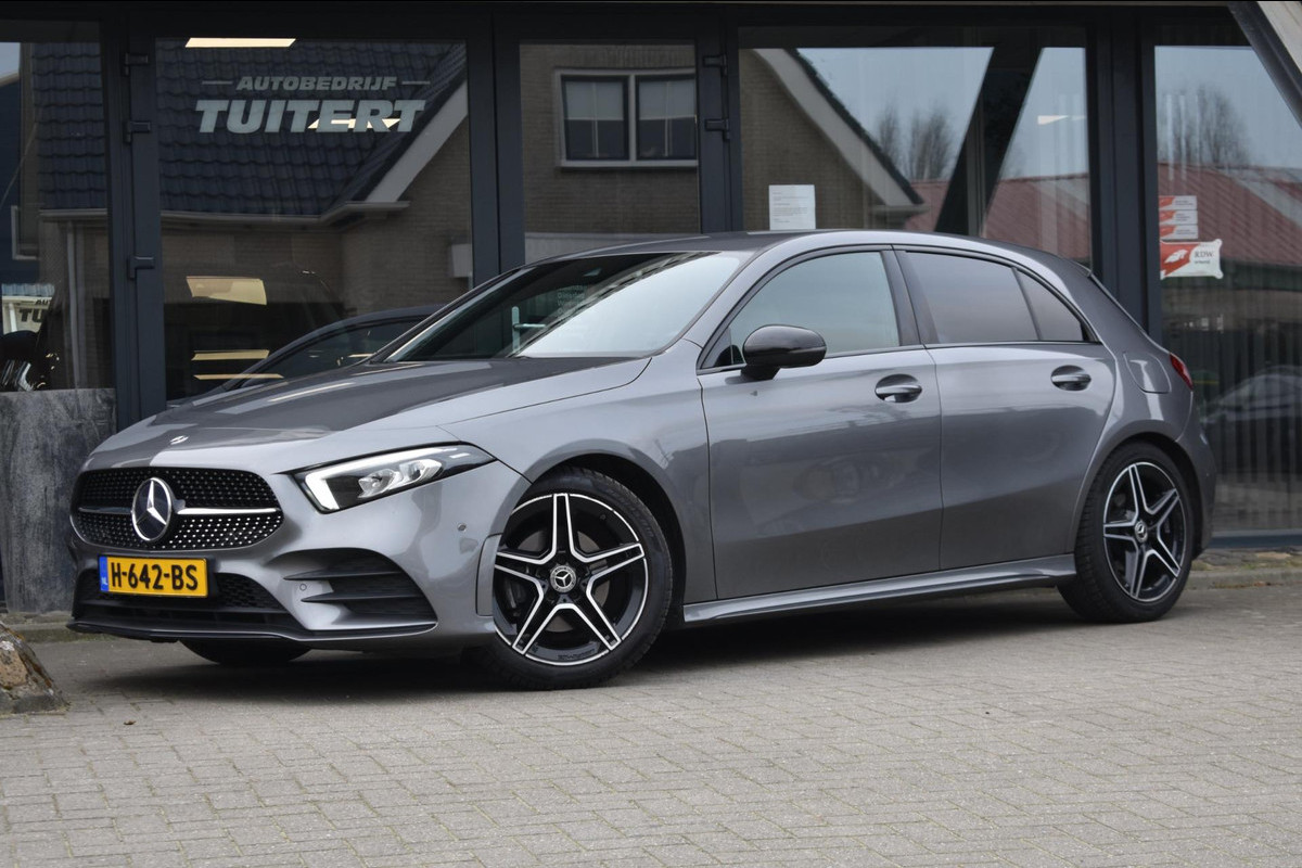 Mercedes-Benz A-Klasse 180 AMG | NIGHT PAKKET | CAMERA | APPLE CARPLAY | ANDROID AUTO | DEALER ONDERHOUDEN | NAP | STOELVERWARMING