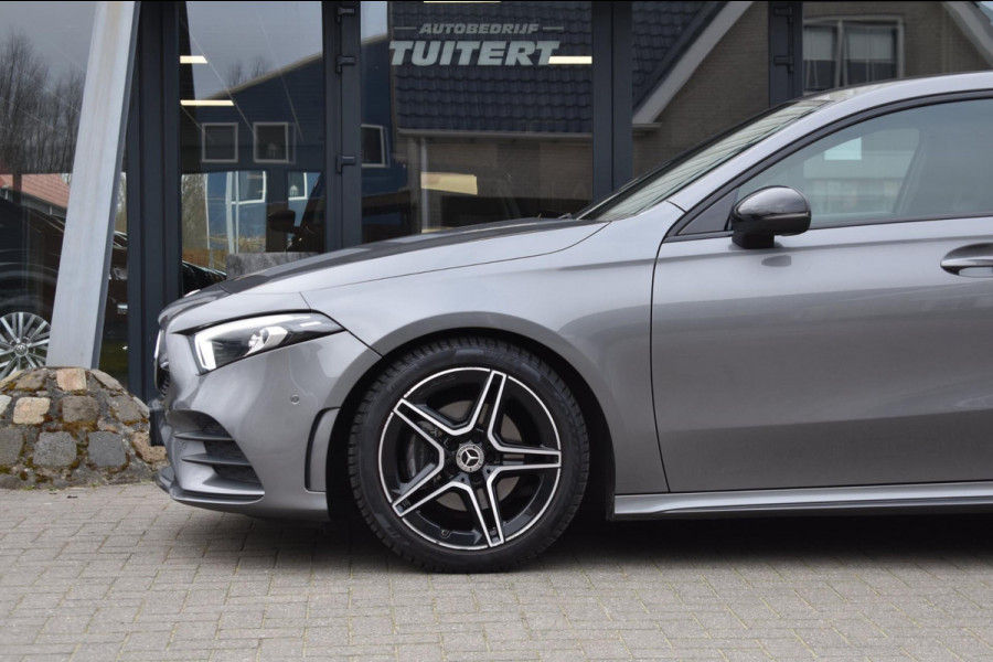 Mercedes-Benz A-Klasse 180 AMG | NIGHT PAKKET | CAMERA | APPLE CARPLAY | ANDROID AUTO | DEALER ONDERHOUDEN | NAP | STOELVERWARMING