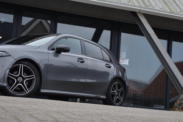 Mercedes-Benz A-Klasse 180 AMG | NIGHT PAKKET | CAMERA | APPLE CARPLAY | ANDROID AUTO | DEALER ONDERHOUDEN | NAP | STOELVERWARMING