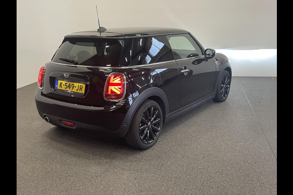 MINI Mini 1.5 Cooper Chili Airco Navi Carplay Full LED PDC Digital Cockpit Adaptive Cruise Control 17" Cosmos Spoke Wheels