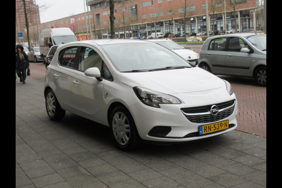 Opel Corsa 1.4 Favourite 5 Deurs Airco PDC