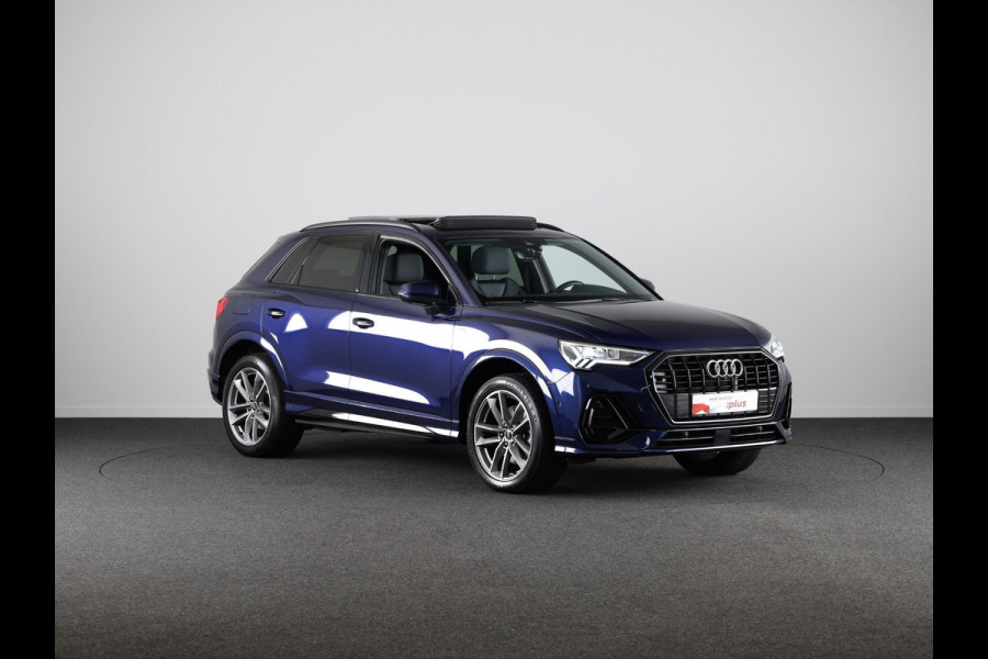 Audi Q3 45 TFSI e S edition 245pk | Panoramadak | Lederen bekleding | Parkeercamera | Verwarmbare voorstoelen