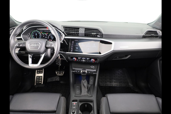 Audi Q3 45 TFSI e S edition 245pk | Panoramadak | Lederen bekleding | Parkeercamera | Verwarmbare voorstoelen