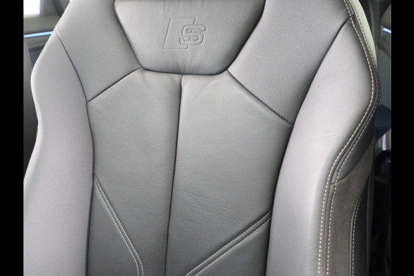Audi Q3 45 TFSI e S edition 245pk | Panoramadak | Lederen bekleding | Parkeercamera | Verwarmbare voorstoelen