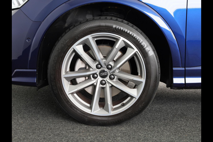 Audi Q3 45 TFSI e S edition 245pk | Panoramadak | Lederen bekleding | Parkeercamera | Verwarmbare voorstoelen