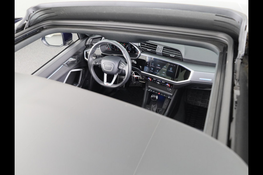 Audi Q3 45 TFSI e S edition 245pk | Panoramadak | Lederen bekleding | Parkeercamera | Verwarmbare voorstoelen