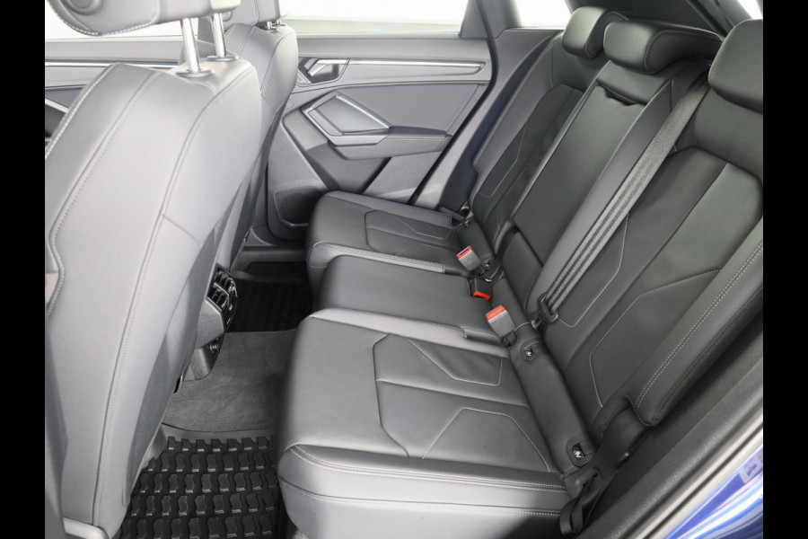 Audi Q3 45 TFSI e S edition 245pk | Panoramadak | Lederen bekleding | Parkeercamera | Verwarmbare voorstoelen