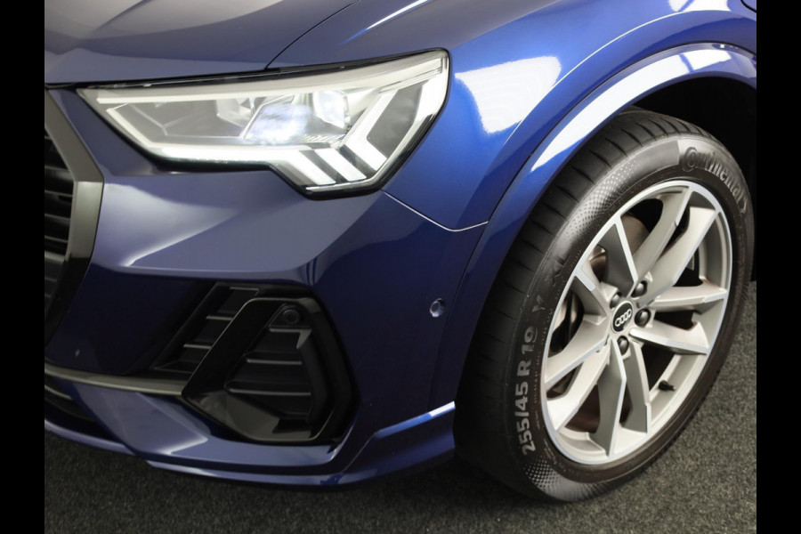 Audi Q3 45 TFSI e S edition 245pk | Panoramadak | Lederen bekleding | Parkeercamera | Verwarmbare voorstoelen