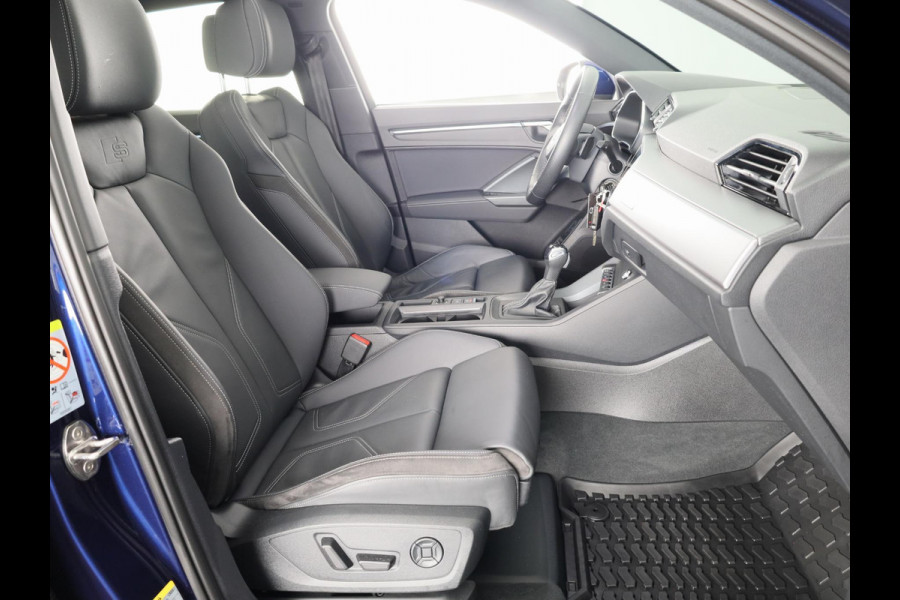 Audi Q3 45 TFSI e S edition 245pk | Panoramadak | Lederen bekleding | Parkeercamera | Verwarmbare voorstoelen