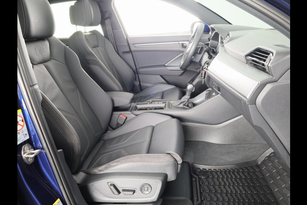 Audi Q3 45 TFSI e S edition 245pk | Panoramadak | Lederen bekleding | Parkeercamera | Verwarmbare voorstoelen