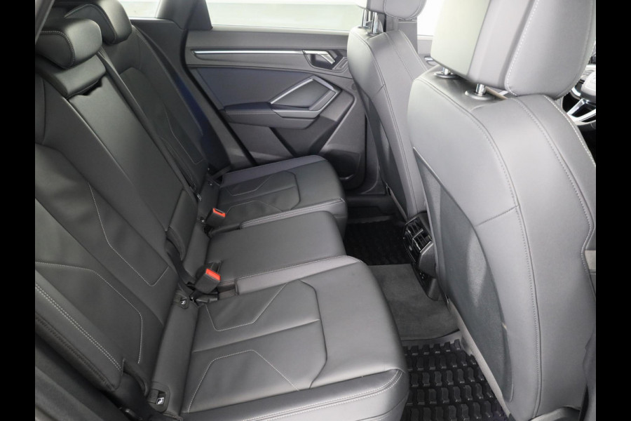Audi Q3 45 TFSI e S edition 245pk | Panoramadak | Lederen bekleding | Parkeercamera | Verwarmbare voorstoelen