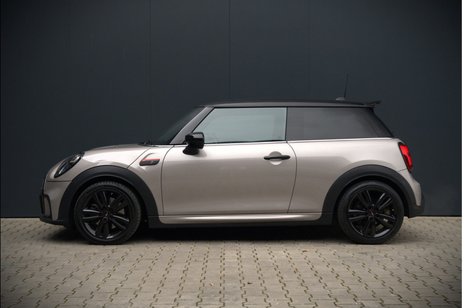 MINI Mini 2.0 Cooper S John Cooper Works | Navigatie | Cruise Control | Apple Carplay | Stoelverwarming | Keyless | Ambiance Verlichting | Automaat | JCW | LED | Parkeersensoren Achter | DAB | Leder | Union Jack