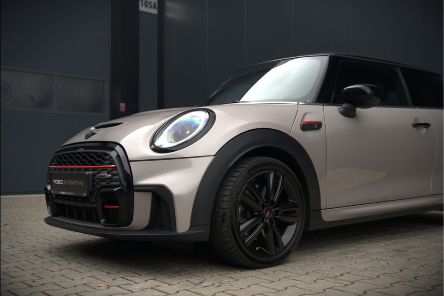 MINI Mini 2.0 Cooper S John Cooper Works | Navigatie | Cruise Control | Apple Carplay | Stoelverwarming | Keyless | Ambiance Verlichting | Automaat | JCW | LED | Parkeersensoren Achter | DAB | Leder | Union Jack