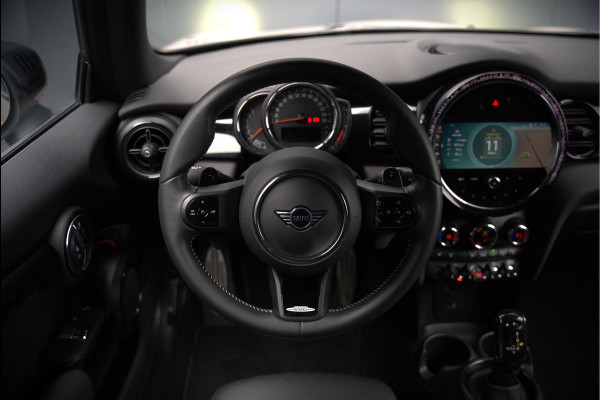 MINI Mini 2.0 Cooper S John Cooper Works | Navigatie | Cruise Control | Apple Carplay | Stoelverwarming | Keyless | Ambiance Verlichting | Automaat | JCW | LED | Parkeersensoren Achter | DAB | Leder | Union Jack