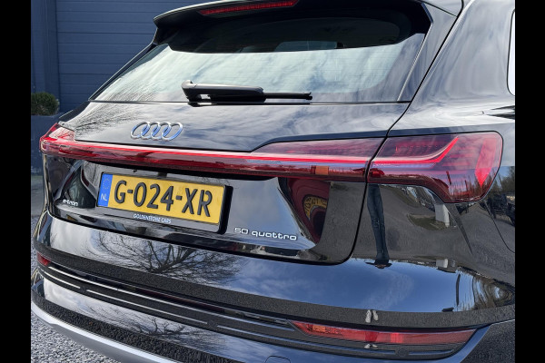 Audi e-tron e-tron 50 quattro Launch edition plus 71 kWh 2e Eigenaar,Navi,Clima,Cruise,Schuifdak,22" LM Velgen,Stoelverwarming,Trekhaak,Leder,BTW Auto,N.A.P,APK tot 12-2025