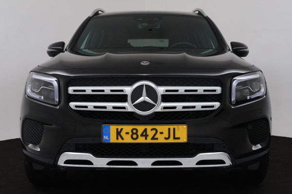 Mercedes-Benz Glb 200 Business Solution Luxury (PANORAMADAK, SFEERVERLICHTING, STOELVERARMING, CAMERA, GOED ONDERHOUDEN)