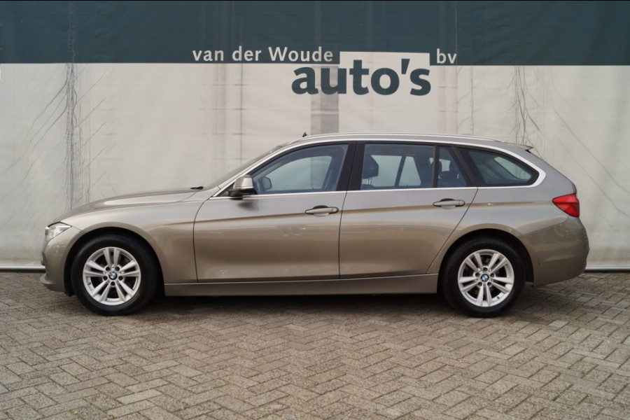 BMW 3 Serie Touring 318i Executive Automaat -LEER-PANO-LED-NAVI-ECC-PDC-