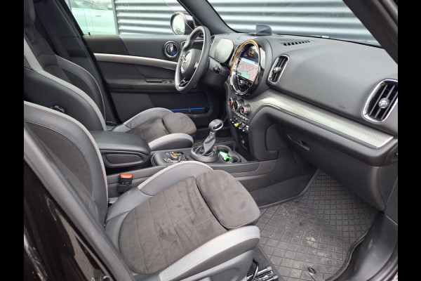 MINI Countryman 2.0 Cooper S E ALL4 JCW Plug in Hybrid PHEV | Panodak | Alcantara Sportstoelen | Adaptive Cruise | Harman Kardon | Sfeerverlichting | Camera | L.M. 19" | DAB | Navigatie |