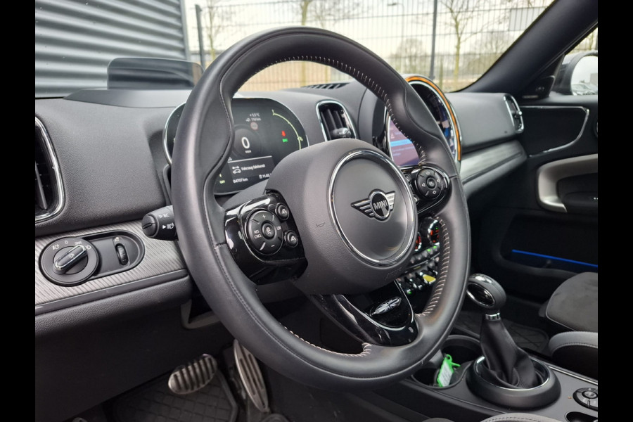 MINI Countryman 2.0 Cooper S E ALL4 JCW Plug in Hybrid PHEV | Panodak | Alcantara Sportstoelen | Adaptive Cruise | Harman Kardon | Sfeerverlichting | Camera | L.M. 19" | DAB | Navigatie |