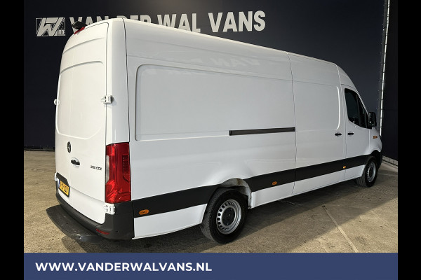 Mercedes-Benz Sprinter 315 CDI 150pk L3H2 Euro6 Airco | 360 Graden Camera | Navigatie | Apple Carplay Android Auto, Cruisecontrol, Parkeersensoren, Stoelverwarming, Chauffeursstoel, Bijrijdersbank