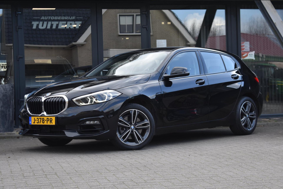 BMW 1-serie 118i High Executive | LEDER |STOELVERWARMING | APPLE CARPLAY | ANDROID AUTO |DEALER ONDERHOUDEN | SPORTSTOELEN