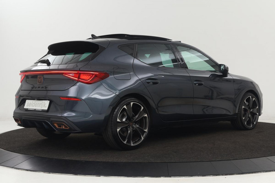 CUPRA Leon 1.4 e-Hybrid VZ | 245pk | Panoramadak | Leder | Stoel & stuurverwarming | Camera | Carplay | Memory | Adaptive cruise | Navigatie | Full LED | Keyless | PHEV