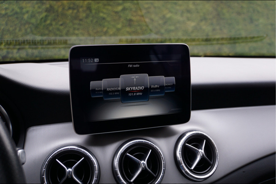 Mercedes-Benz CLA-Klasse Shooting Brake CLA 180 SB | Carplay Navigatie Camera