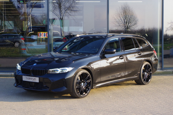 BMW 3 Serie Touring 330e 293 PK M-Sport, Head-Up, Harman/Kardon Sound, Trekhaak, Camera, Adap. cruise Control, Memory