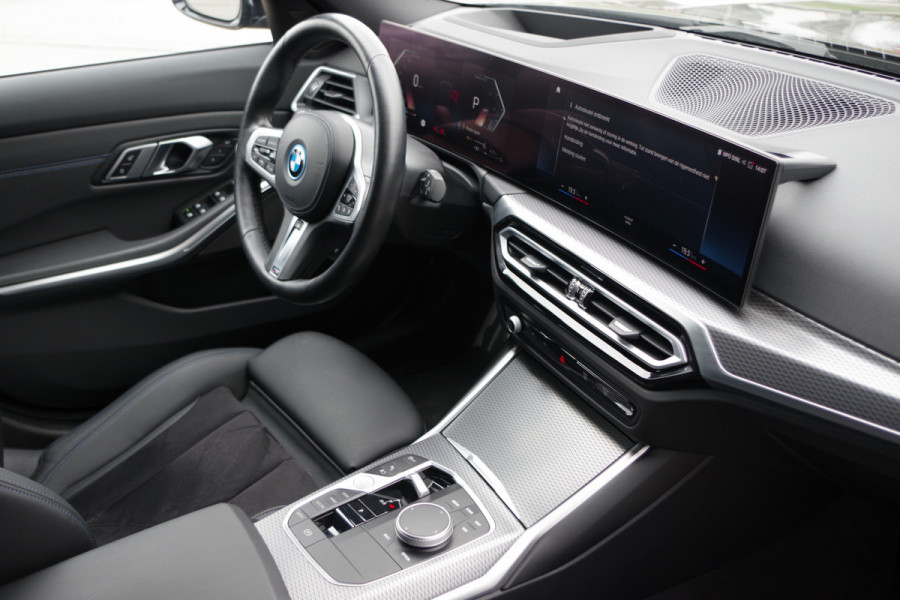 BMW 3 Serie Touring 330e 293 PK M-Sport, Head-Up, Harman/Kardon Sound, Trekhaak, Camera, Adap. cruise Control, Memory