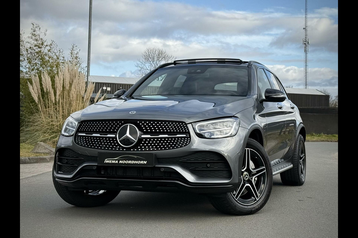 Mercedes-Benz GLC 300e 4MATIC AMG Panoramadak|Burmester®|Camera|Keyless|Distronic|Night pakket|Sfeerverlichting