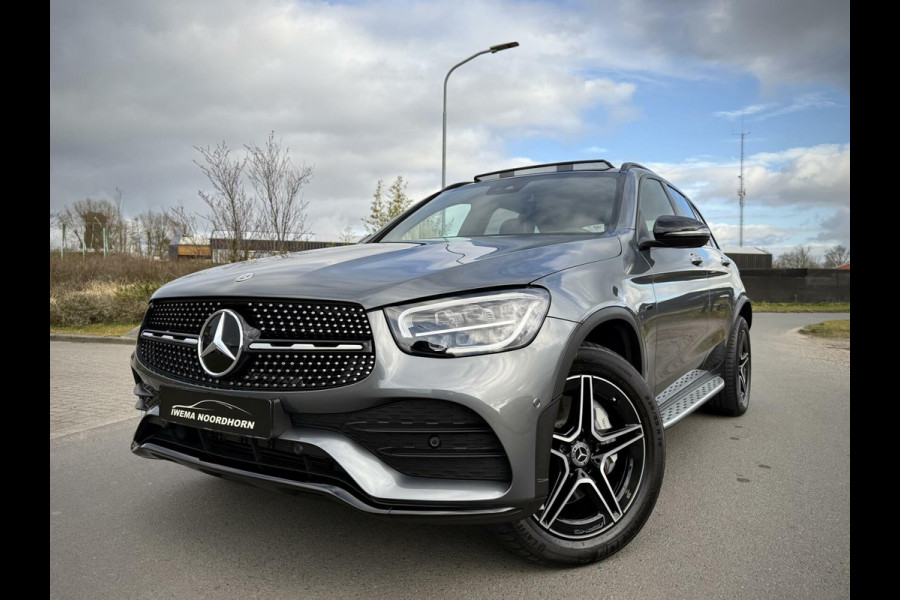 Mercedes-Benz GLC 300e 4MATIC AMG Panoramadak|Burmester®|Camera|Keyless|Distronic|Night pakket|Sfeerverlichting