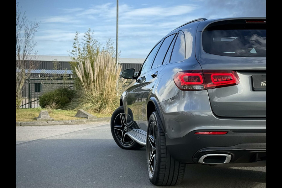 Mercedes-Benz GLC 300e 4MATIC AMG Panoramadak|Burmester®|Camera|Keyless|Distronic|Night pakket|Sfeerverlichting