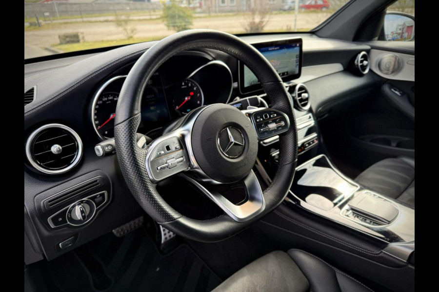 Mercedes-Benz GLC 300e 4MATIC AMG Panoramadak|Burmester®|Camera|Keyless|Distronic|Night pakket|Sfeerverlichting