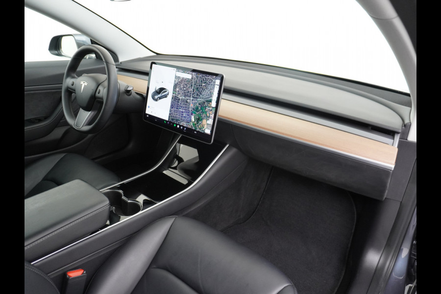 Tesla Model 3 Long Range 75kWh 2020 463PK 19" Mistl. Full-Self-Driving-Computer 3 Telefoon-Sleutel Premium Audio 4wd Lmv AutoPilot Panoramadak Stoel en achterbank verwarming Keyless Electr.Stoelen+Memory+Easy-Entry WiFi Origineel Nederlandse auto Grootste accu, Tot 16,5kwh thuis laden. Accu garantie tot 13-01-2028 / 192.000km