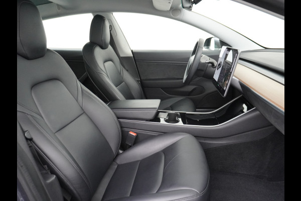 Tesla Model 3 Long Range 75kWh 2020 463PK 19" Mistl. Full-Self-Driving-Computer 3 Telefoon-Sleutel Premium Audio 4wd Lmv AutoPilot Panoramadak Stoel en achterbank verwarming Keyless Electr.Stoelen+Memory+Easy-Entry WiFi Origineel Nederlandse auto Grootste accu, Tot 16,5kwh thuis laden. Accu garantie tot 13-01-2028 / 192.000km