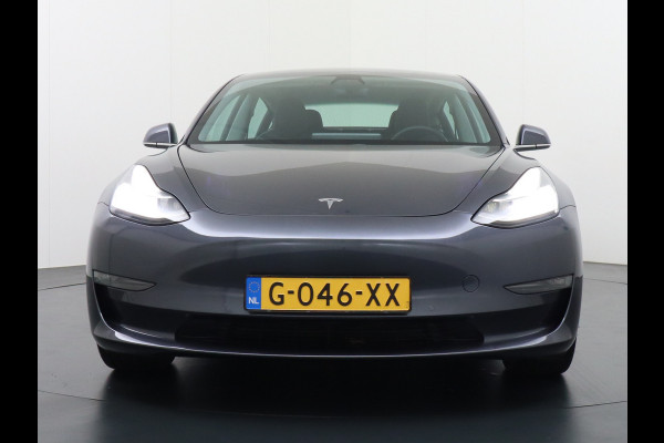 Tesla Model 3 Long Range 75kWh 2020 463PK 19" Mistl. Full-Self-Driving-Computer 3 Telefoon-Sleutel Premium Audio 4wd Lmv AutoPilot Panoramadak Stoel en achterbank verwarming Keyless Electr.Stoelen+Memory+Easy-Entry WiFi Origineel Nederlandse auto Grootste accu, Tot 16,5kwh thuis laden. Accu garantie tot 13-01-2028 / 192.000km