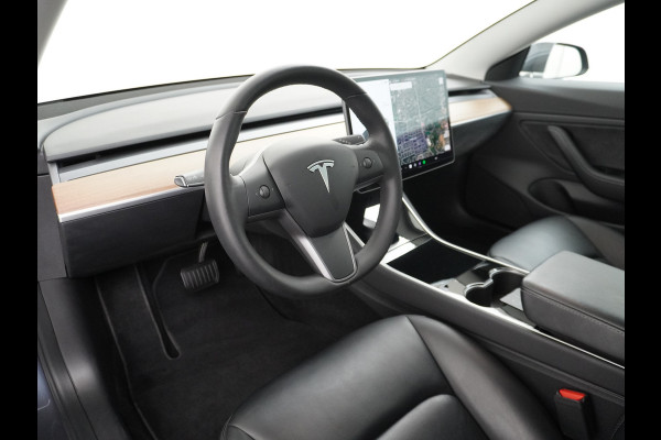 Tesla Model 3 Long Range 75kWh 2020 463PK 19" Mistl. Full-Self-Driving-Computer 3 Telefoon-Sleutel Premium Audio 4wd Lmv AutoPilot Panoramadak Stoel en achterbank verwarming Keyless Electr.Stoelen+Memory+Easy-Entry WiFi Origineel Nederlandse auto Grootste accu, Tot 16,5kwh thuis laden. Accu garantie tot 13-01-2028 / 192.000km