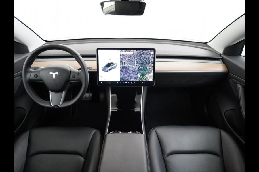 Tesla Model 3 Long Range 75kWh 2020 463PK 19" Mistl. Full-Self-Driving-Computer 3 Telefoon-Sleutel Premium Audio 4wd Lmv AutoPilot Panoramadak Stoel en achterbank verwarming Keyless Electr.Stoelen+Memory+Easy-Entry WiFi Origineel Nederlandse auto Grootste accu, Tot 16,5kwh thuis laden. Accu garantie tot 13-01-2028 / 192.000km